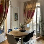 Grand Appartement, Terrasse, Centre-ville شقة *