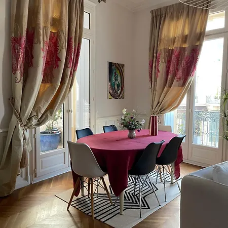 Grand Appartement, Terrasse, Centre-ville アパート *